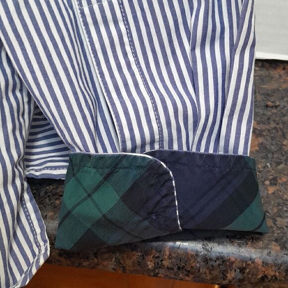 Vinyard Vines Relaxed Fit Shirt with Whale Pocket...Size 10 - Picture 6 of 7